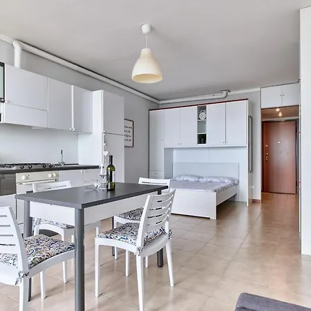 Lydie Apt. Exclusive Holigarda Апартаменты *