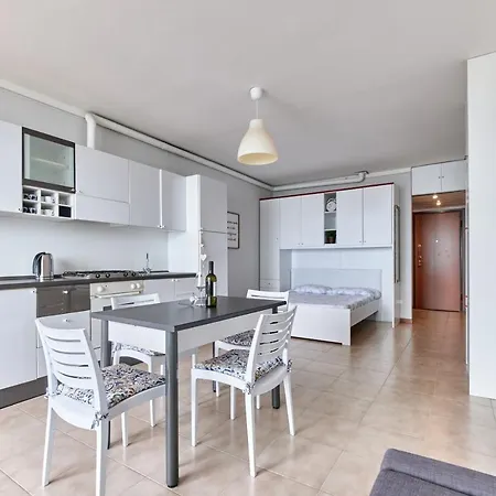 Lydie Apt. Exclusive Holigarda Apartment *